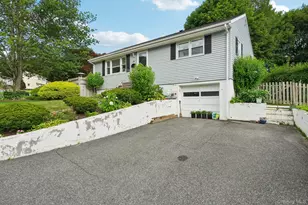 17 Maplewood Blvd, Suffern, NY 10901 - Photo 3