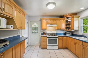 17 Maplewood Blvd, Suffern, NY 10901 - Photo 17