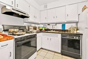 175 Archer St, Freeport, NY 11520 - Photo 11