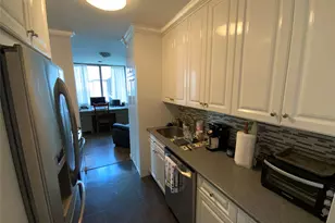 271-10 Grand Central Pkwy, Floral Park, NY 11005 - Photo 11