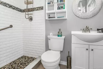 10 Garfield Place, Massapequa, NY 11758 - Photo 13