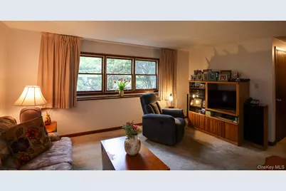 21 Edgebrook Lane, Airmont, NY 10952 - Photo 21