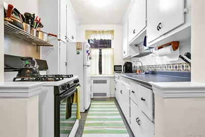 84-51 Beverly Road #5P, Kew Gardens, NY 11415 - Photo 9