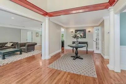 47 Sherwood Gate, Oyster Bay, NY 11771 - Photo 3