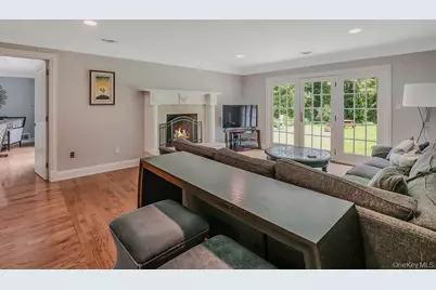 47 Sherwood Gate, Oyster Bay, NY 11771 - Photo 5