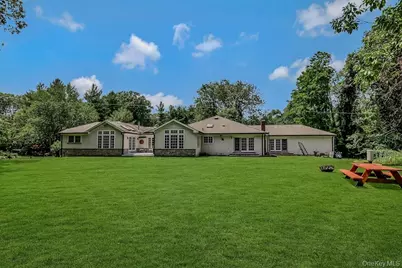 47 Sherwood Gate, Oyster Bay, NY 11771 - Photo 37