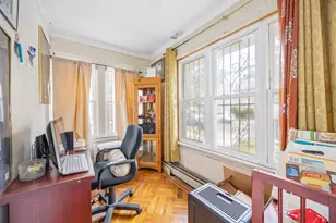 104-46 199th St, Saint Albans, NY 11412 - Photo 5