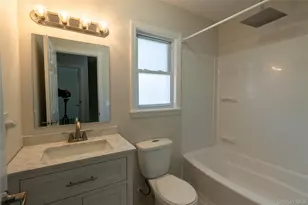 37 Amsterdam St, Huntington, NY 11743 - Photo 15