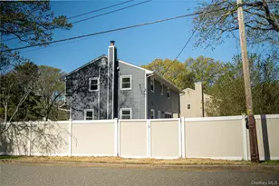 37 Amsterdam St, Huntington, NY 11743 - Photo 25