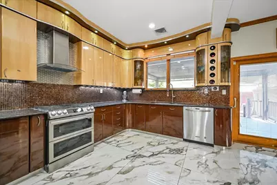 147-11 Jewel Avenue, Kew Gardens, NY 11367 - Photo 7