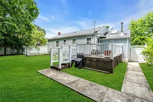 22 Robert Dr, Huntington, NY 11743 - Photo 23