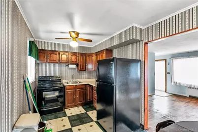 22 Robert Drive, Huntington, NY 11743 - Photo 9
