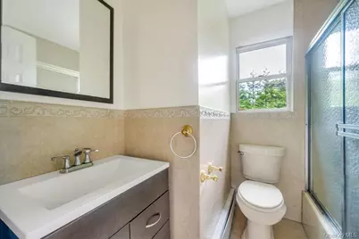 106 Woods Drive, Roslyn, NY 11576 - Photo 23