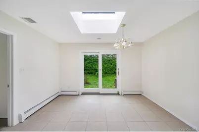 106 Woods Drive, Roslyn, NY 11576 - Photo 21