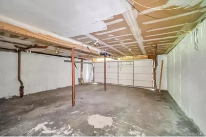 106 Woods Drive, Roslyn, NY 11576 - Photo 45