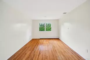 106 Woods Dr, Roslyn, NY 11576 - Photo 27