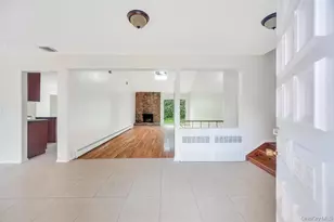 106 Woods Dr, Roslyn, NY 11576 - Photo 7