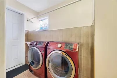 34 Harlem Avenue, Medford, NY 11763 - Photo 17