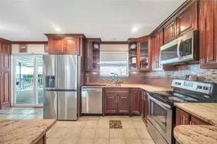 34 Harlem Ave, Medford, NY 11763 - Photo 11