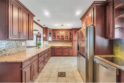 34 Harlem Avenue, Medford, NY 11763 - Photo 9