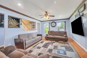 34 Harlem Ave, Medford, NY 11763 - Photo 5