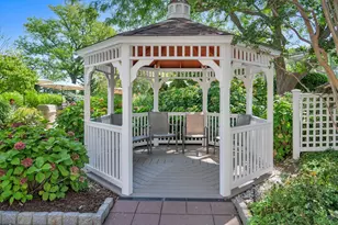 270-10 Grand Central Pkwy, Floral Park, NY 11005 - Photo 25