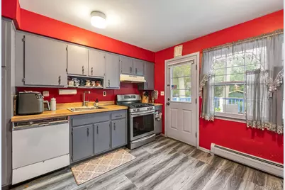 95 Hillside Avenue, Suffern, NY 10901 - Photo 13