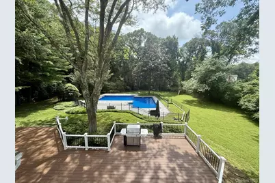 7 Northwood Court, Dix Hills, NY 11746 - Photo 27