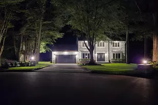 7 Northwood Ct, Dix Hills, NY 11746 - Photo 3