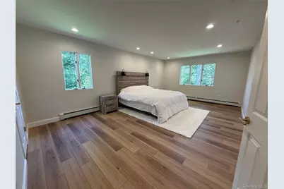 7 Northwood Court, Dix Hills, NY 11746 - Photo 11