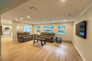 7 Northwood Ct, Dix Hills, NY 11746 - Photo 23