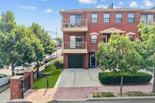 Apt A 2-22 Constitution Pl, College Point, NY 11356 - Photo 3