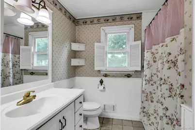 51 Arlington Road, Ronkonkoma, NY 11779 - Photo 17