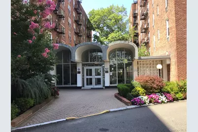 54-40 Little Neck Parkway #4M, Little Neck, NY 11362 - Photo 1