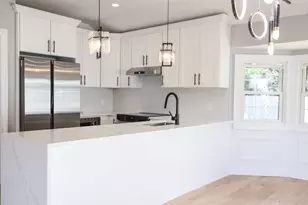 38 Bradford Ln, Bethpage, NY 11714 - Photo 7