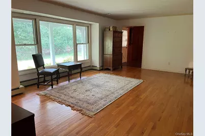 77 Montauk Highway, Westhampton, NY 11977 - Photo 9