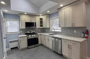 868 Oliver Ave, Westbury, NY 11590 - Photo 29