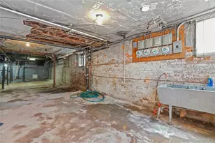 60-46 Putnam Ave, Ridgewood, NY 11385 - Photo 39