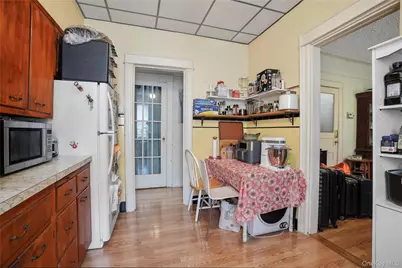 6046 Putnam Avenue, Ridgewood, NY 11385 - Photo 7
