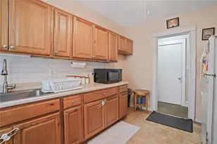 60-46 Putnam Ave, Ridgewood, NY 11385 - Photo 17