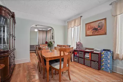 6046 Putnam Avenue, Ridgewood, NY 11385 - Photo 7