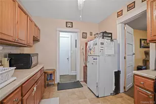 60-46 Putnam Ave, Ridgewood, NY 11385 - Photo 17