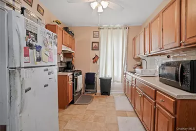 6046 Putnam Avenue, Ridgewood, NY 11385 - Photo 19