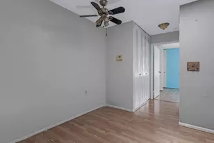 195 E Newcastle Ct, Ridge, NY 11961 - Photo 7