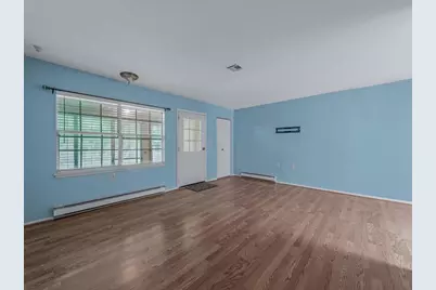 195 E Newcastle Court, Ridge, NY 11961 - Photo 5