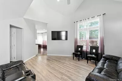 33 Sunflower Ridge Road, South Setauket, NY 11720 - Photo 7