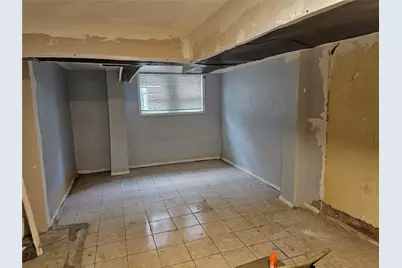 21531 Murdock Avenue, Queens Village, NY 11429 - Photo 5