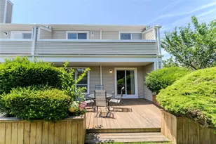 100 Baker Ct, Island Park, NY 11558 - Photo 17