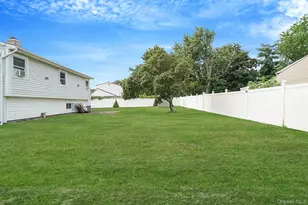 83 Chapel Hill Dr, Brentwood, NY 11717 - Photo 27