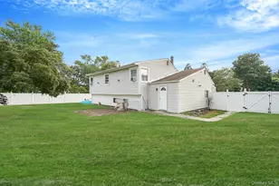 83 Chapel Hill Dr, Brentwood, NY 11717 - Photo 25